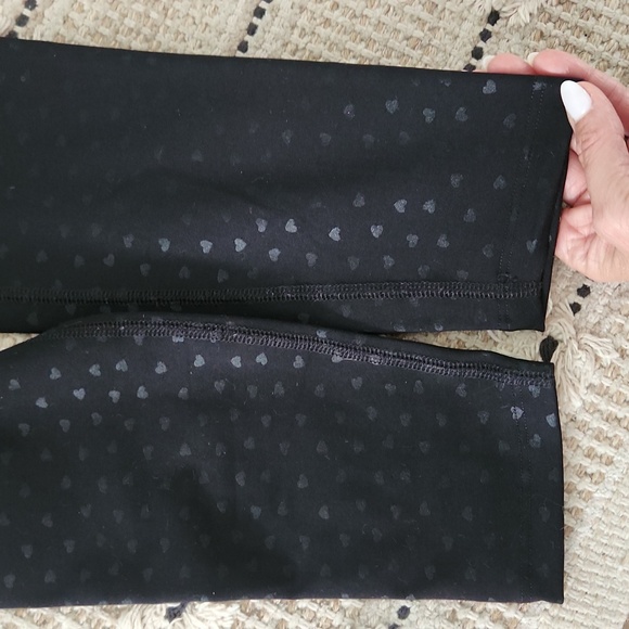 Beyond Yoga Black Tonal Heart Leggings - Picture 3 of 7